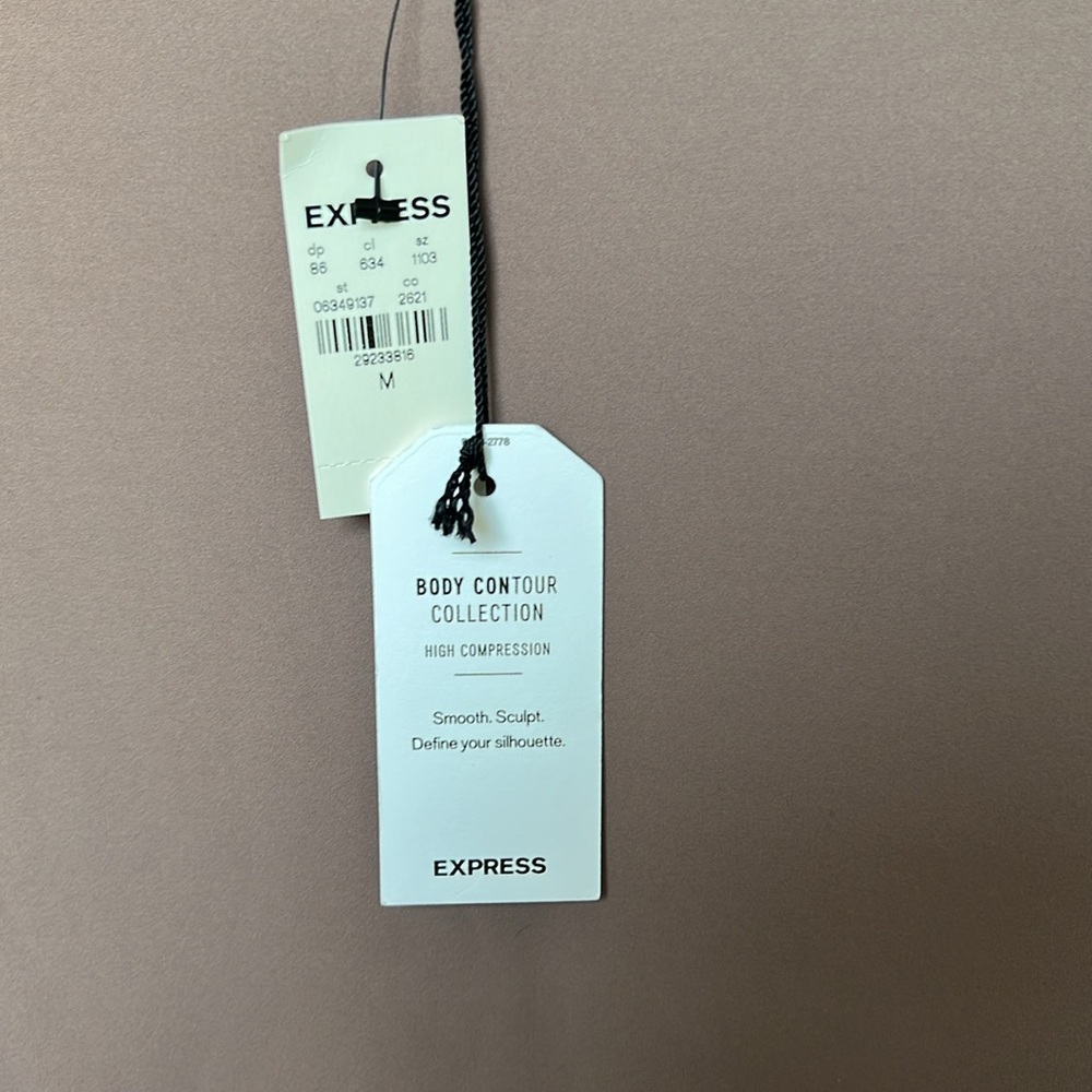 Express Fitted Short Sleeve Top - Picture 4 of 6
